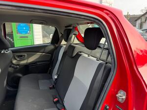 Toyota Yaris 1.5 VVT-i ICON TECH Hatchback 5dr Petrol Manual EURO 6 (111 PS)