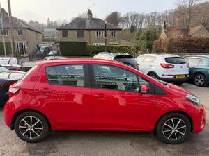 Toyota Yaris 1.5 VVT-i ICON TECH Hatchback 5dr Petrol Manual EURO 6 (111 PS)