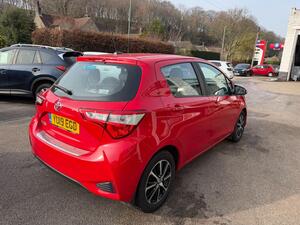 Toyota Yaris 1.5 VVT-i ICON TECH Hatchback 5dr Petrol Manual EURO 6 (111 PS)