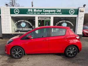 Toyota Yaris 1.5 VVT-i ICON TECH Hatchback 5dr Petrol Manual EURO 6 (111 PS)