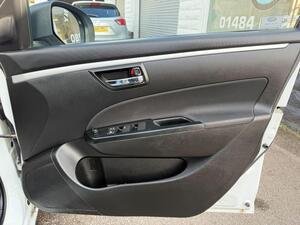 Suzuki Swift 1.2 Dualjet SZ4 Hatchback 5dr Petrol Manual EURO 5 (s/s) (90 PS)