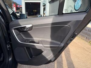 Volvo V60 2.0 D3 R-Design NAV Estate 5dr Diesel Manual EURO 6 (s/s) (150 PS)