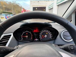 Ford Fiesta 1.6 TDCI ECOnetic DPF EDGE Hatchback 5dr Diesel Manual (87 g/km, 94 BHP)