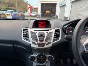 Ford Fiesta 1.6 TDCI ECOnetic DPF EDGE Hatchback 5dr Diesel Manual (87 g/km, 94 BHP)