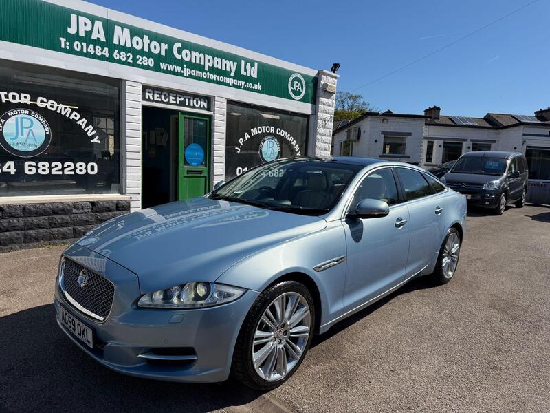 Jaguar XJ 3.0D V6 Portfolio Saloon 4dr Diesel AUTO EURO 5 (275 PS)