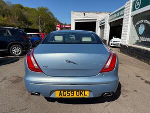 Jaguar XJ 3.0D V6 Portfolio Saloon 4dr Diesel AUTO EURO 5 (275 PS)