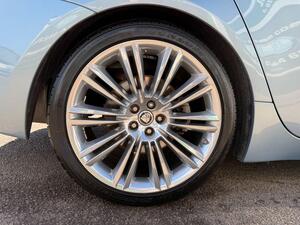 Jaguar XJ 3.0D V6 Portfolio Saloon 4dr Diesel AUTO EURO 5 (275 PS)