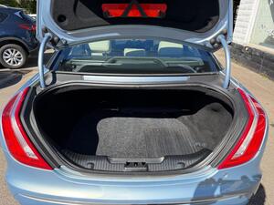 Jaguar XJ 3.0D V6 Portfolio Saloon 4dr Diesel AUTO EURO 5 (275 PS)