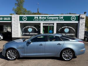 Jaguar XJ 3.0D V6 Portfolio Saloon 4dr Diesel AUTO EURO 5 (275 PS)