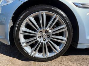 Jaguar XJ 3.0D V6 Portfolio Saloon 4dr Diesel AUTO EURO 5 (275 PS)