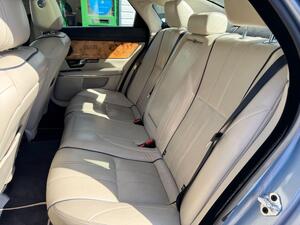 Jaguar XJ 3.0D V6 Portfolio Saloon 4dr Diesel AUTO EURO 5 (275 PS)