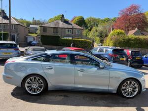 Jaguar XJ 3.0D V6 Portfolio Saloon 4dr Diesel AUTO EURO 5 (275 PS)