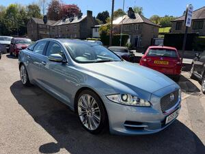 Jaguar XJ 3.0D V6 Portfolio Saloon 4dr Diesel AUTO EURO 5 (275 PS)