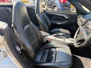 Porsche 911 3.6 996 Carrera 2 Cabriolet 2dr Petrol Tiptronic S (274 g/km, 315 BHP)