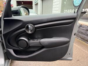 MINI Hatch 1.5 Cooper Sport Hatchback 5dr Petrol Manual EURO 6 (s/s) (136 PS)