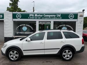 Skoda Octavia 2.0 TDI Scout Estate 5dr Diesel Manual 4WD EURO 5 (140 PS)