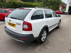 Skoda Octavia 2.0 TDI Scout Estate 5dr Diesel Manual 4WD EURO 5 (140 PS)