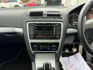 Skoda Octavia 2.0 TDI Scout Estate 5dr Diesel Manual 4WD EURO 5 (140 PS)