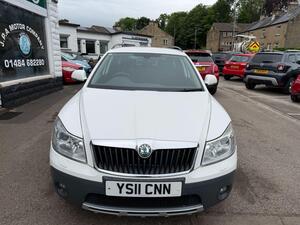 Skoda Octavia 2.0 TDI Scout Estate 5dr Diesel Manual 4WD EURO 5 (140 PS)