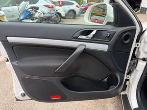 Skoda Octavia 2.0 TDI Scout Estate 5dr Diesel Manual 4WD EURO 5 (140 PS)