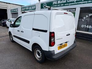 Peugeot Partner 1.6 BlueHDi 651 SE Panel VAN 5dr Diesel Manual L1 (112 g/km, 73.97 BHP)