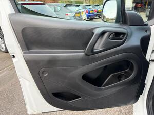 Peugeot Partner 1.6 BlueHDi 651 SE Panel VAN 5dr Diesel Manual L1 (112 g/km, 73.97 BHP)