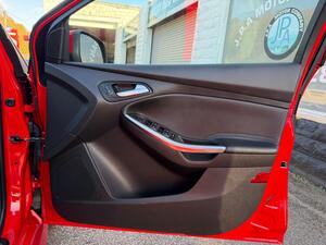 Ford Focus 2.0T EcoBoost ST-2 Hatchback 5dr Petrol Manual EURO 6 (s/s) (250 PS)