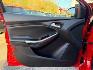 Ford Focus 2.0T EcoBoost ST-2 Hatchback 5dr Petrol Manual EURO 6 (s/s) (250 PS)