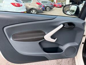 Ford Ka 1.2 Zetec White Edition Hatchback 3dr Petrol Manual EURO 6 (s/s) (69 PS)