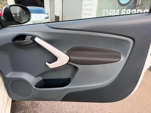 Ford Ka 1.2 Zetec White Edition Hatchback 3dr Petrol Manual EURO 6 (s/s) (69 PS)