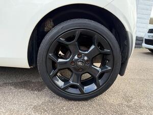 Ford Ka 1.2 Zetec White Edition Hatchback 3dr Petrol Manual EURO 6 (s/s) (69 PS)