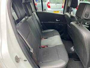 Renault Clio 1.2 Dynamique TomTom Euro 5 5dr