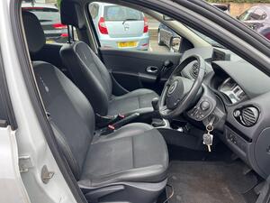 Renault Clio 1.2 Dynamique TomTom Euro 5 5dr