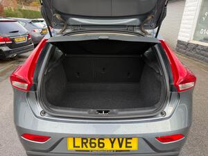 Volvo V40 2.0 D2 Inscription Hatchback 5dr Diesel Manual EURO 6 (s/s) (120 PS)