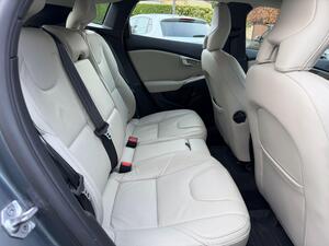 Volvo V40 2.0 D2 Inscription Hatchback 5dr Diesel Manual EURO 6 (s/s) (120 PS)