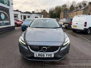 Volvo V40 2.0 D2 Inscription Hatchback 5dr Diesel Manual EURO 6 (s/s) (120 PS)