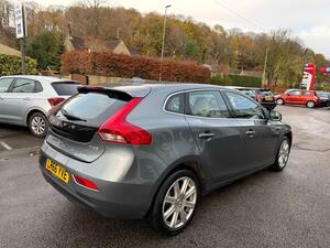 Volvo V40 2.0 D2 Inscription Hatchback 5dr Diesel Manual EURO 6 (s/s) (120 PS)