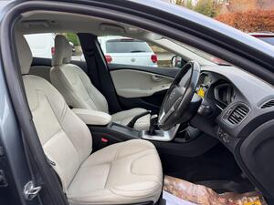 Volvo V40 2.0 D2 Inscription Hatchback 5dr Diesel Manual EURO 6 (s/s) (120 PS)