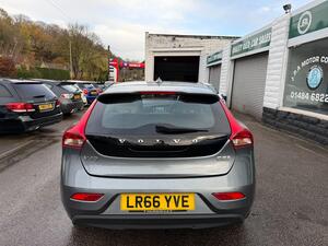 Volvo V40 2.0 D2 Inscription Hatchback 5dr Diesel Manual EURO 6 (s/s) (120 PS)