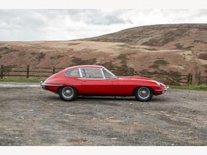 Jaguar E-Type 4.2 2+2 FHC