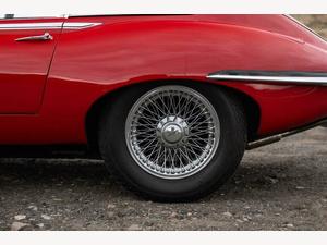 Jaguar E-Type 4.2 2+2 FHC