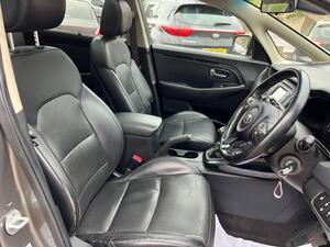 Kia Carens 1.7 CRDI EcoDynamics 3 MPV 5dr Diesel Manual EURO 5 (s/s) (134 BHP)