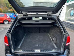 Mercedes-Benz E Class 2.1 E220 BlueTEC AMG Night Edition (Premium) Estate 5dr Diesel G-Tronic+ EURO 6 (s/s) (177 PS)