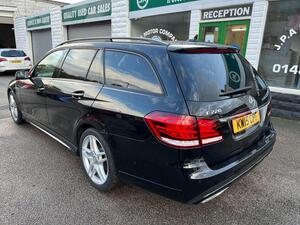 Mercedes-Benz E Class 2.1 E220 BlueTEC AMG Night Edition (Premium) Estate 5dr Diesel G-Tronic+ EURO 6 (s/s) (177 PS)