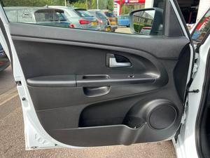 Kia Venga 1.6 3 Euro 6 (s/s) 5dr