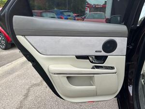 Jaguar XJ 3.0d V6 Portfolio Saloon 4dr Diesel Auto Euro 5 (s/s) (275 ps)