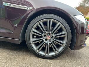 Jaguar XJ 3.0d V6 Portfolio Saloon 4dr Diesel Auto Euro 5 (s/s) (275 ps)