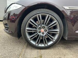 Jaguar XJ 3.0d V6 Portfolio Saloon 4dr Diesel Auto Euro 5 (s/s) (275 ps)