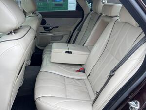 Jaguar XJ 3.0d V6 Portfolio Saloon 4dr Diesel Auto Euro 5 (s/s) (275 ps)
