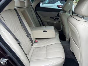 Jaguar XJ 3.0d V6 Portfolio Saloon 4dr Diesel Auto Euro 5 (s/s) (275 ps)